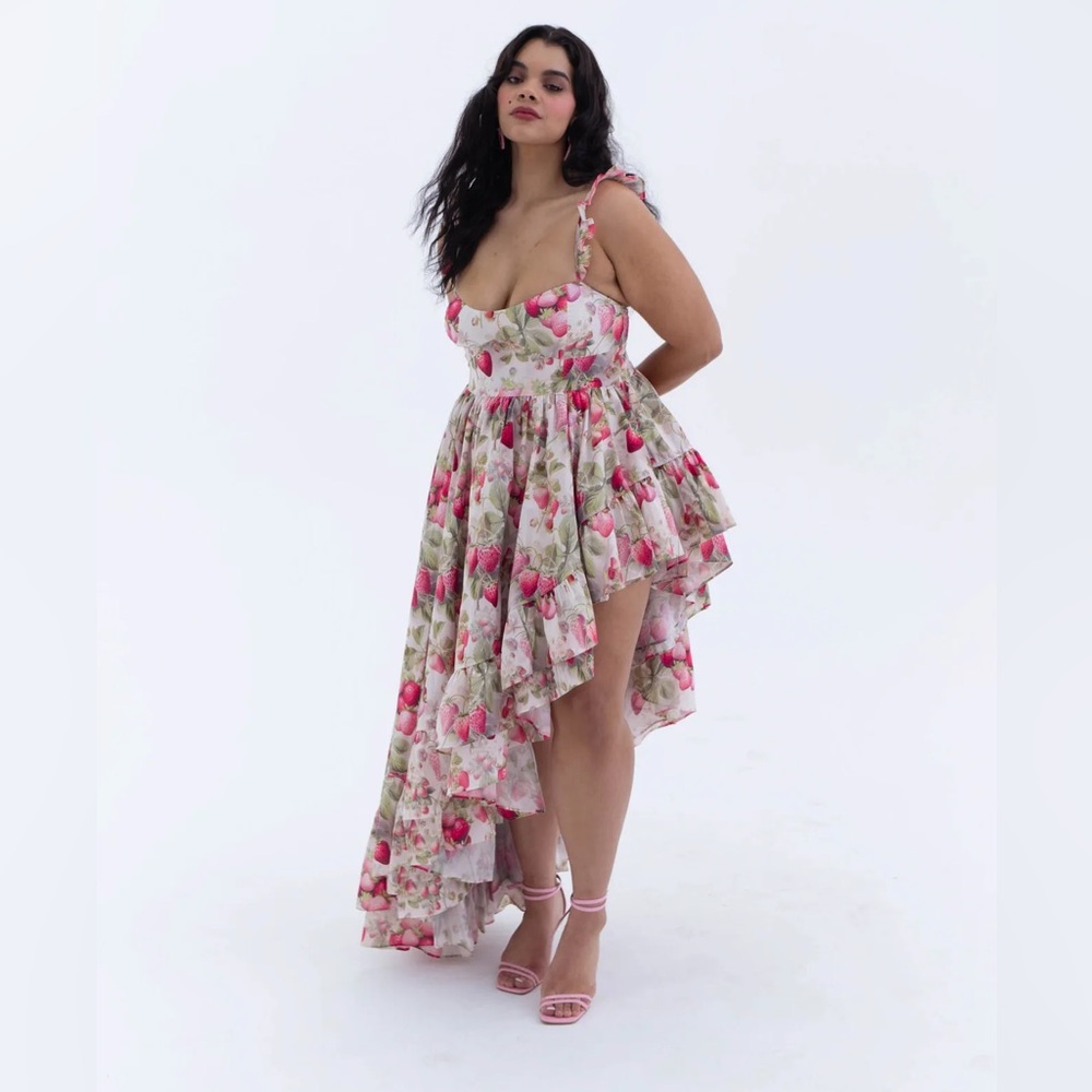 NWT NEW Selkie Legs For Days Dress Strawberry Cream Large Hi Lo Asymmetrical